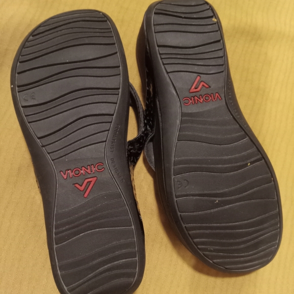 EUC Vionic Sandal Wedges - Picture 3 of 4